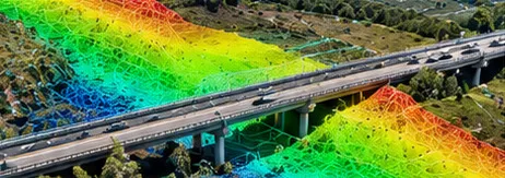 Autopista con mapa de elevación superpuesto